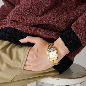 Τετράγωνο ρολόι Casio Vintage AQ-800EG-9AEF anadigi με χρυσό ατσάλινο μπρασελέ και χρυσό τετράγωνο καντράν και αναλογική-ψηφιακή ένδειξη ώρας.